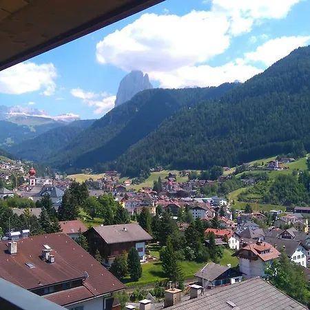 Aparthotel Larciunei
