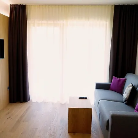 Larciunei Aparthotel