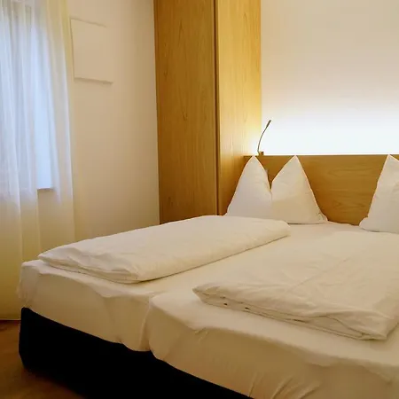 Aparthotel Larciunei 3*