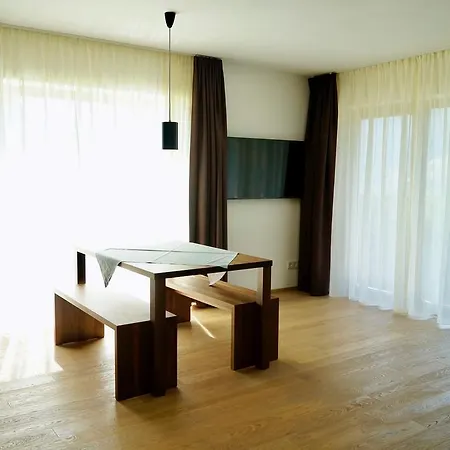 Larciunei Aparthotel